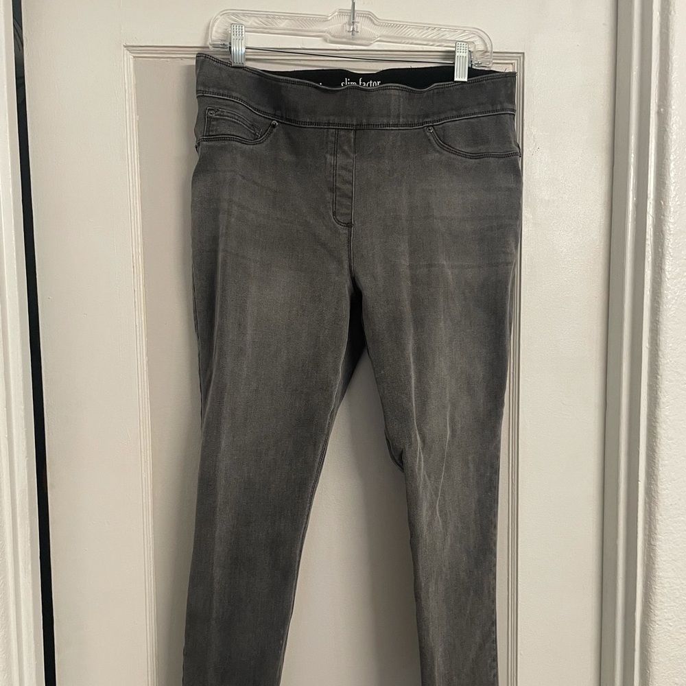 Slim factor jegging size large